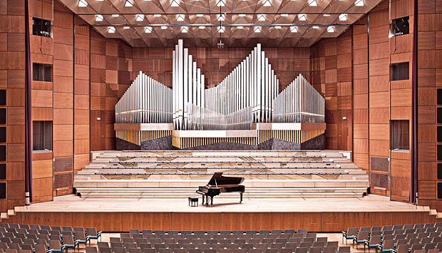 Meistersingerhalle Nürnberg, Bühne großer Saal 