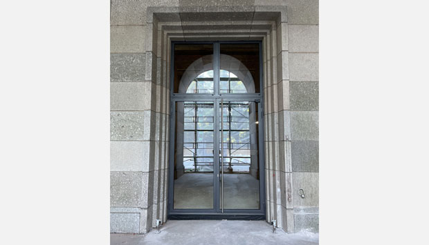 Kongresshalle Sanierung Fenster